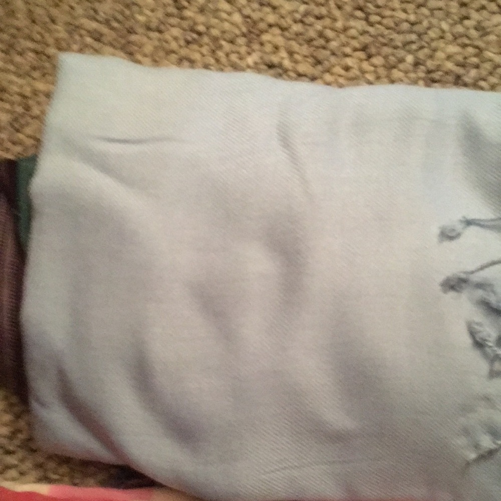 6 Shawls In Different Color And Pattern. - image 2